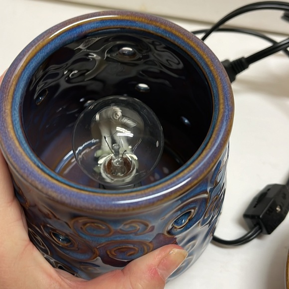 Scentsy Full Size Warmer - Picture 6 of 14